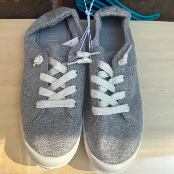 Mad Love “Lennie” Slip-On Canvas Sneakers (Heather Gray, Size 8, new with tags) - Picture 2 of 6